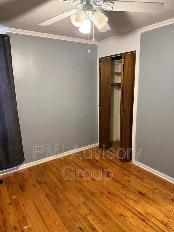 829 SW Cambridge Ave, Topeka, KS 66606 - photo 7