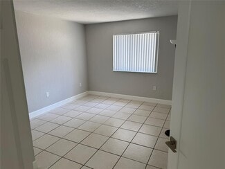 7125 NW 186th St Unit 101, Hialeah, FL 33015