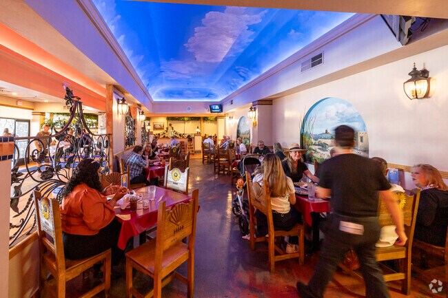 Take the family down to Si Señor in Arrowhead Meadows for dinner tonight.