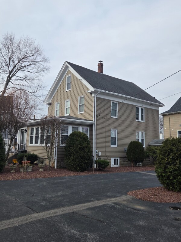 26 1/2 Pearl St, Milford, MA 01757