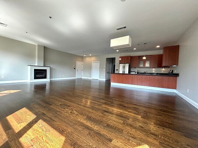 323 Boylston St unit 3, Brookline, MA 02445 - photo 4