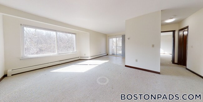 384 Sunderland Rd unit 25, Worcester, MA 01604 - photo 2