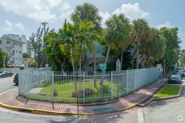 Yeshiva Elementary is ideally located in the neighborhood.