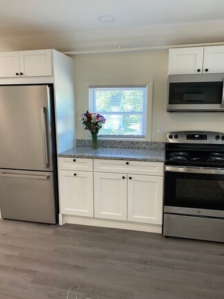 164 Main St Unit 3, Gorham, ME 04038