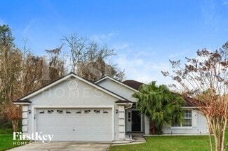 2667 Secret Harbor Dr, Orange Park, FL 32065