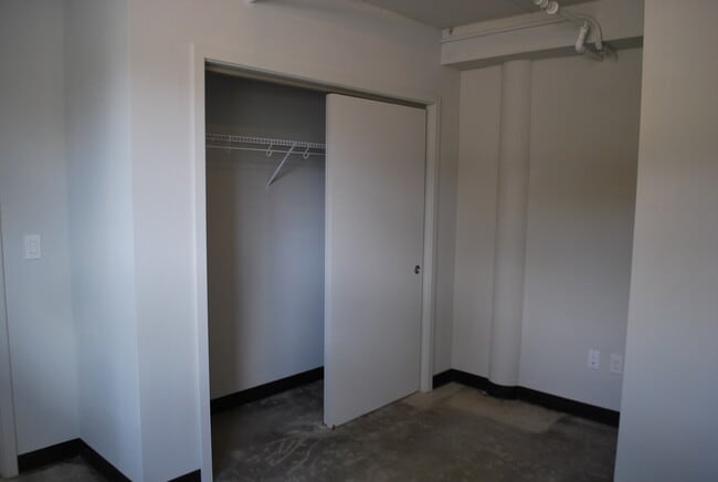 Discounted Rent for the Month of November - Immediate Move In!, Des Moines, IA 50311 - photo 6