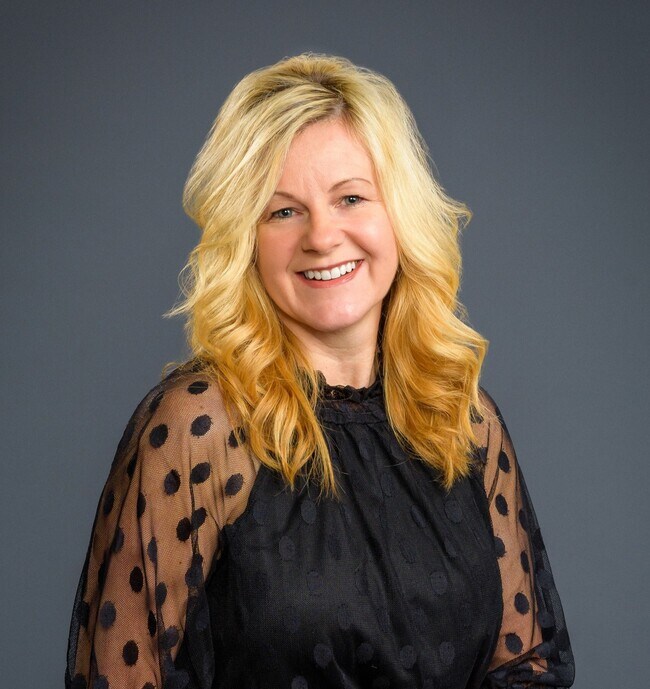 Angela Barnes