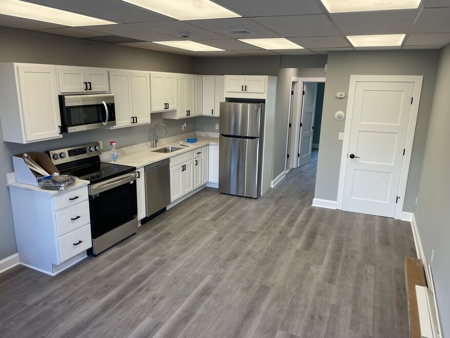 127 Tunxis Hill Rd unit 2, Fairfield, CT 06825 - photo 1