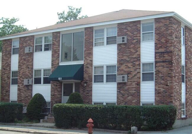 The Lancelot, Lowell, MA 01851 - photo 6