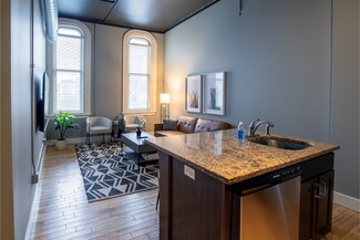 139 Pearl St NW, Grand Rapids, MI 49503