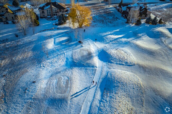 Gypsum, Colorado, transforms into a winter wonderland, offering pristine trails for cross-country skiing and snowshoeing. With scenic routes winding through snowy meadows and forests, outdoor enthusiasts can enjoy the peaceful beauty of the Rockies while gliding through fresh mountain air.