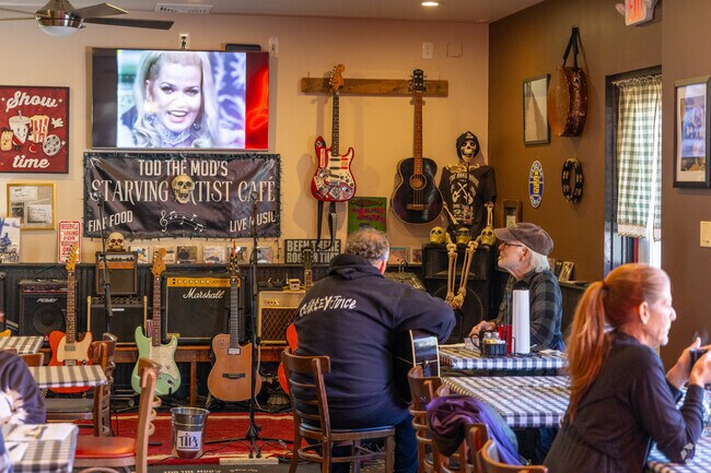 The Starving Artist Café in Stockton features a creative menu, live music, and a cozy atmosphere for diners.