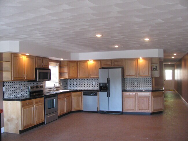 1561 W Southern Ave unit 2, South Williamsport, PA 17702 - photo 2