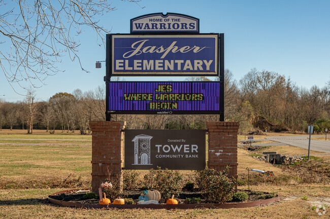Jasper Elementary School offer a variety of programs that challenge children.