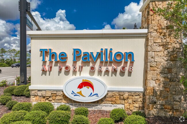 The Pavilion at Port Orange is a beautiful open air mall just minutes from Willow Run.