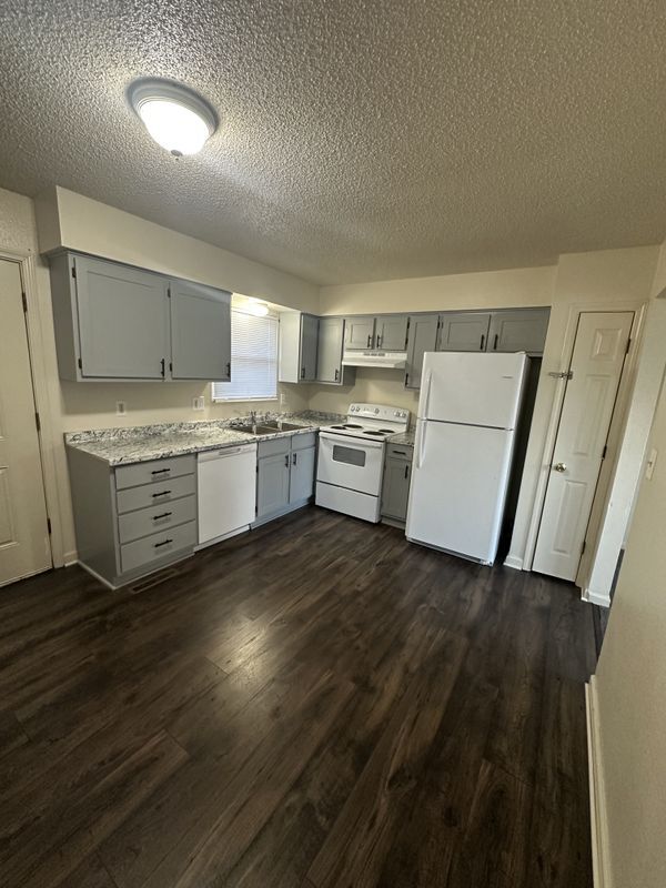 3237 N 84th Terrace, Kansas City, KS 66109 - photo 2