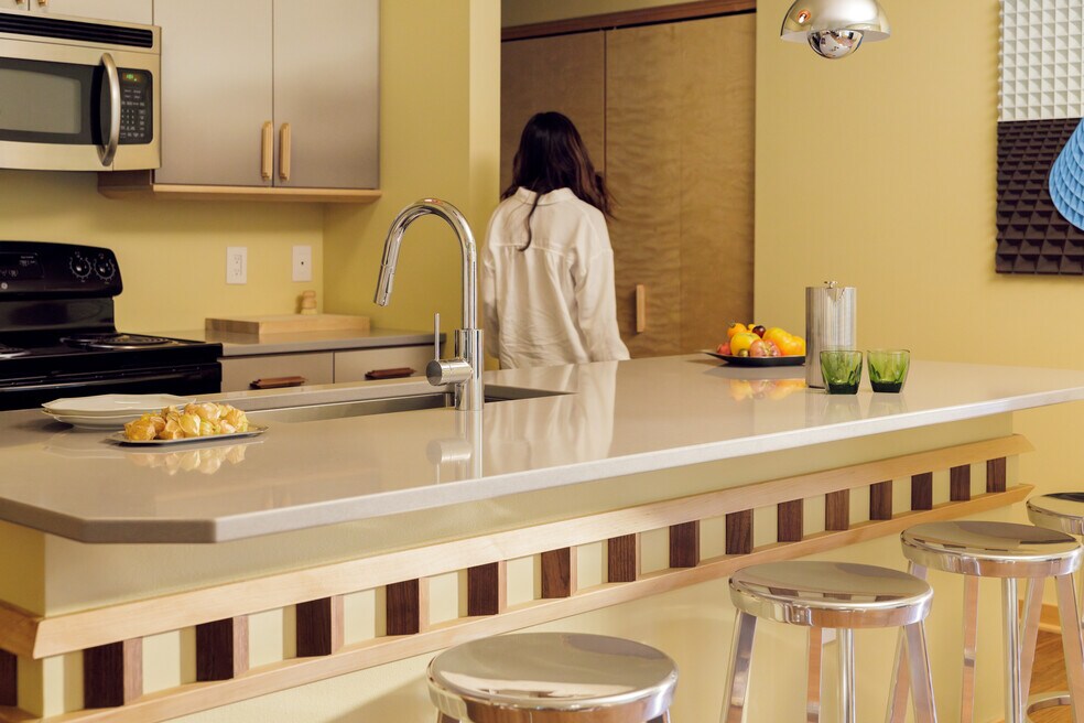 The Medallion: Fully Furnished Utilities Incl