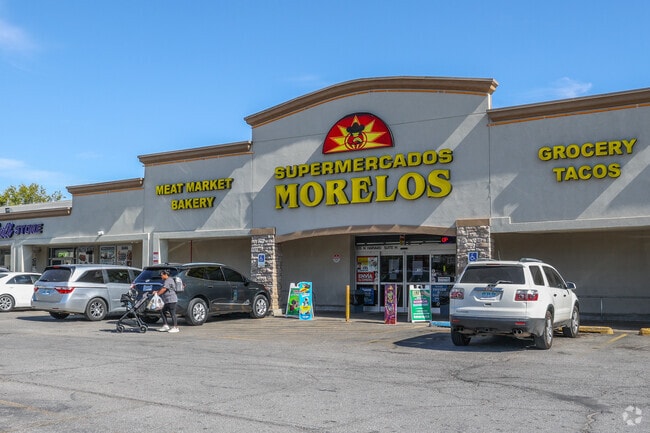 Supermercados Morelos is a convenient option for groceries in Xyler.