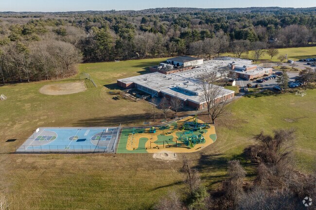 Claypit Hill School in Wayland receives an overall grade of A from niche.