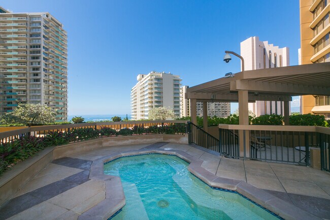 Discovery Bay Center unit 904, Honolulu, HI 96815 - photo 2