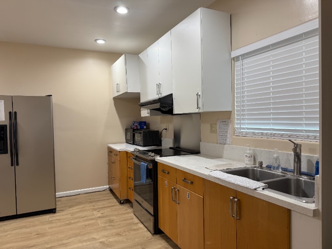 2 Horst Ave, Artesia, CA 90701 - photo 4