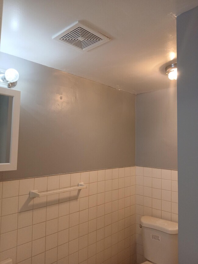 225 W Mulberry St unit 3, Baltimore, MD 21201 - photo 3