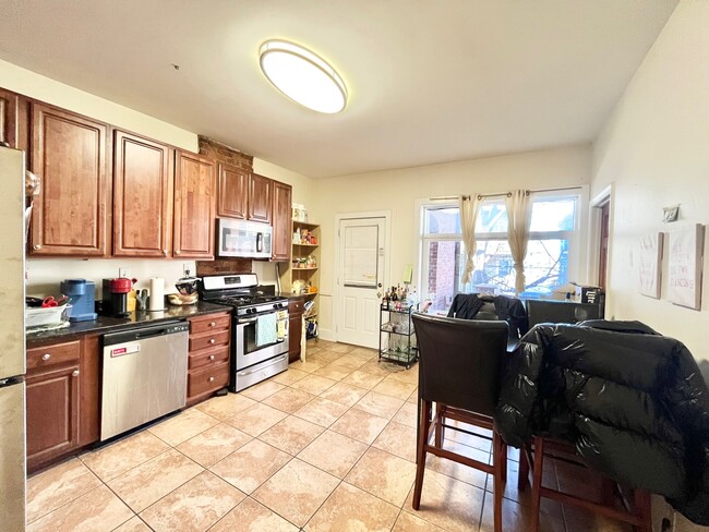 71 Pontiac St unit 2, Roxbury Crossing, MA 02120 - photo 4