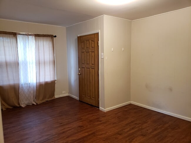 420 W Hickory St unit A, Carbondale, IL 62901 - photo 7