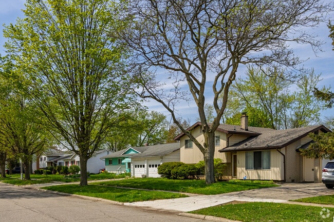 A variety of modern and mid-century homes make up the residential streets of Brownell.