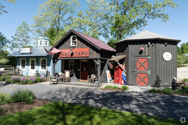 Ruby Hill Farm specializes in humanely raised beef, chicken, pork, and fresh eggs, all raised on a non-GMO diet in Clinton Town.