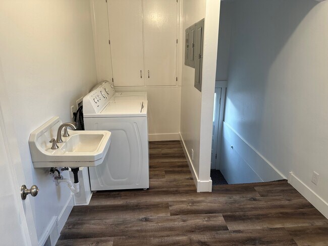 479 W Center St unit Betty's Place, Logan, UT 84321 - photo 7