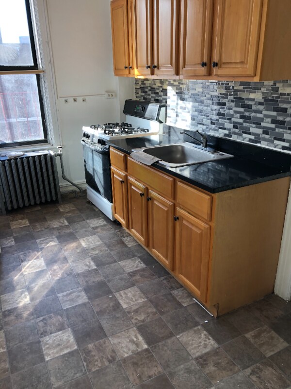 1410 Wood Rd, Bronx, NY 10462