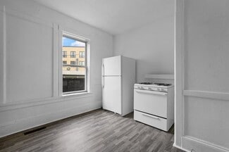 718 E Pearson St Unit 2 bedroom Rear Lower, Milwaukee, WI 53202