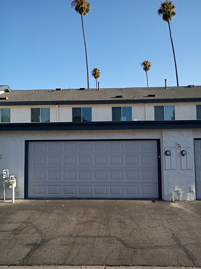 19221 Sherman Way unit 7, Reseda, CA 91335 - photo 6