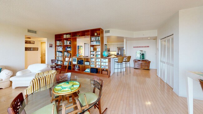 10140 W Bay Harbor Dr unit PH3, Bay Harbor Islands, FL 33154 - photo 2