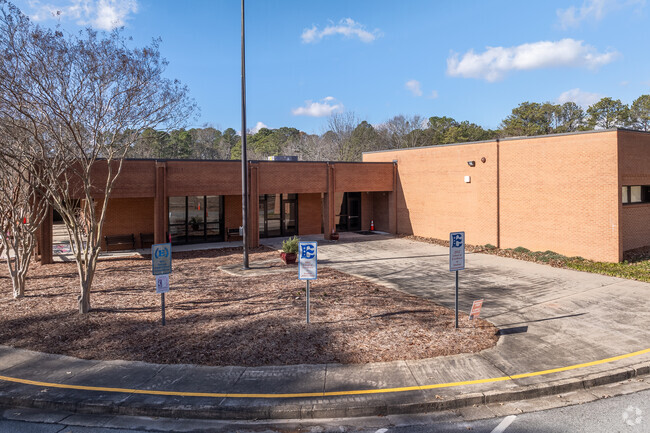 Head Elementary School is a rich diverse place for students to learn.