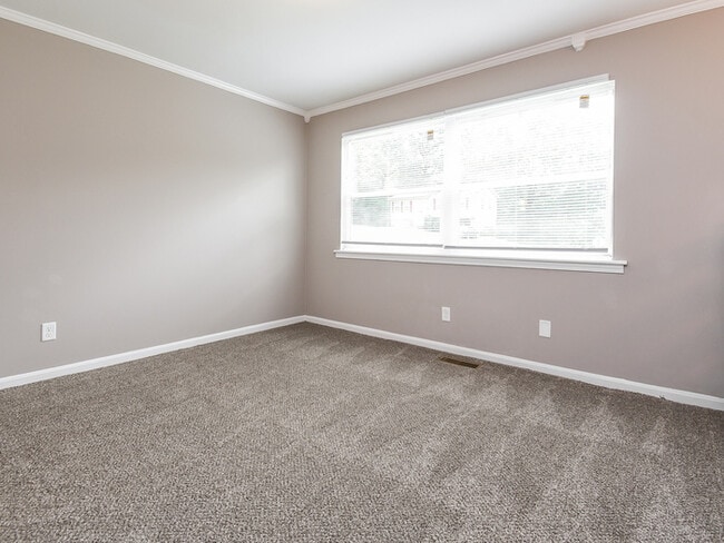 1344 4th Way NW, Center Point, AL 35215 - photo 4