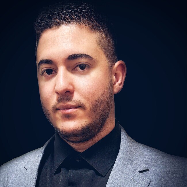 Agent Photo