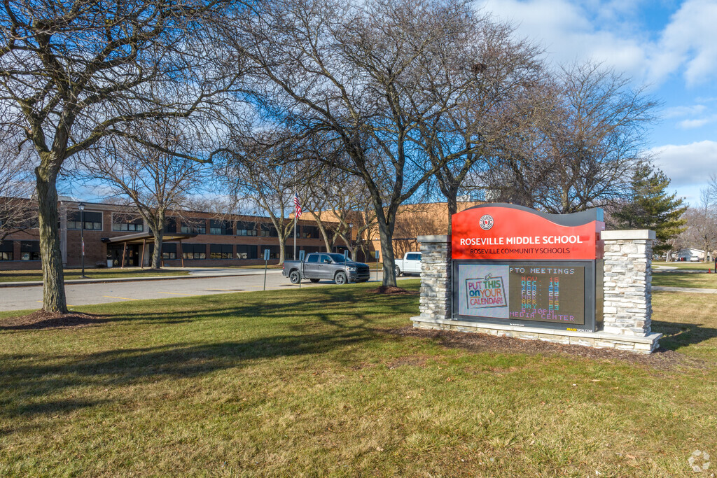 The front of Roseville Middle School.