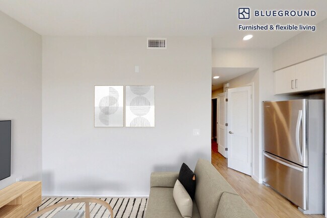 6301 Shellmound St unit FL3-ID10869A, Emeryville, CA 94608 - photo 2