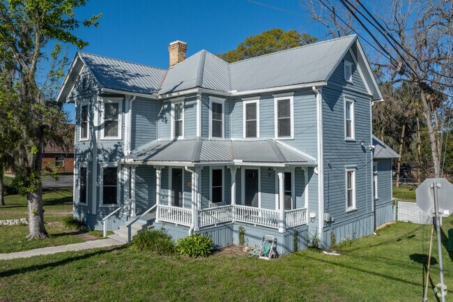 Many of downtown Alachua's housing options are historic homes.