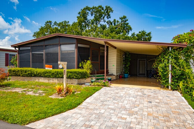 Renovated manufactured homes are fairly common in Rubonia