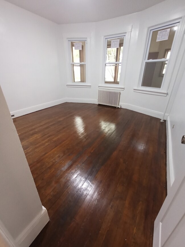 Living room / extra bedroom