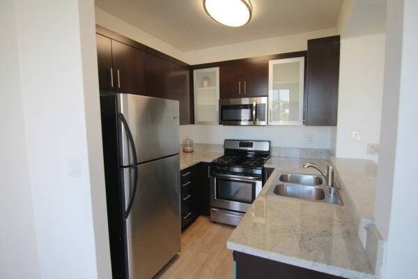 884 Palm Ave unit 301, West Hollywood, CA 90069 - photo 6