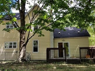 1022 3rd St NW, Grand Rapids, MI 49504