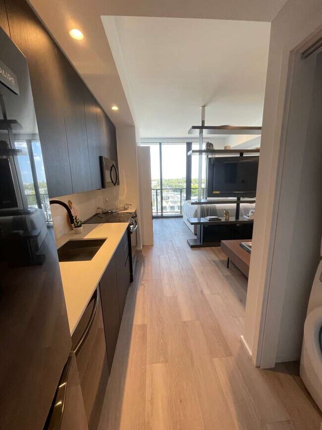 160 NW 32nd St unit S3, Miami, FL 33127 - photo 4