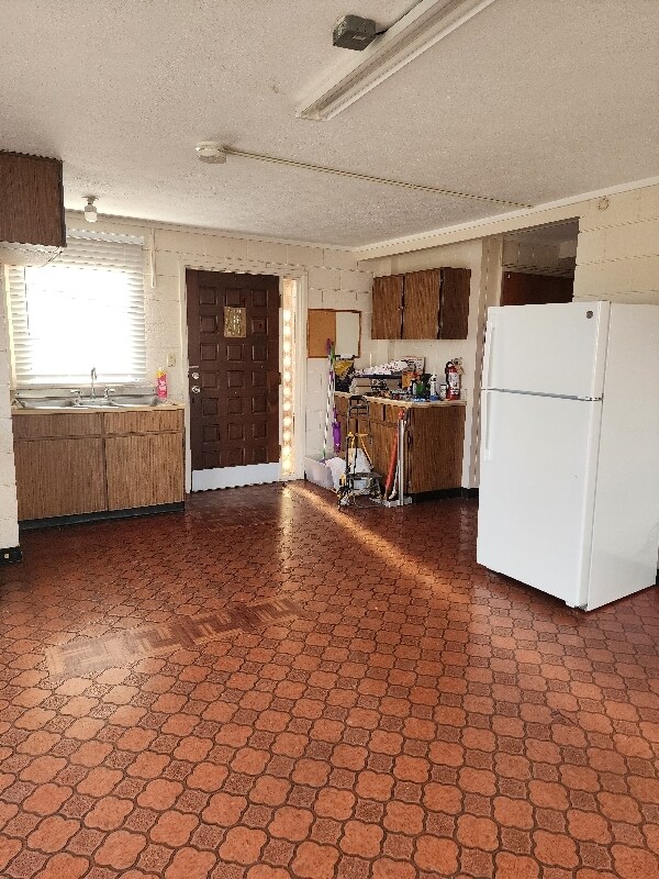 2470 Lakoloa Place, Honolulu, HI 96819