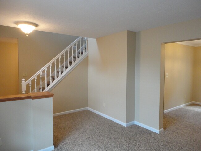 620 Crystal Woods Cir, Indianapolis, IN 46224 - photo 7