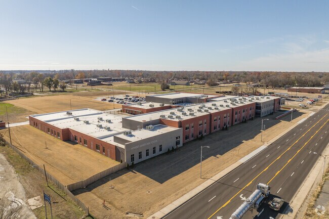 Wonder Junior High is located just down the street from Jackson-Wonder Elementary.