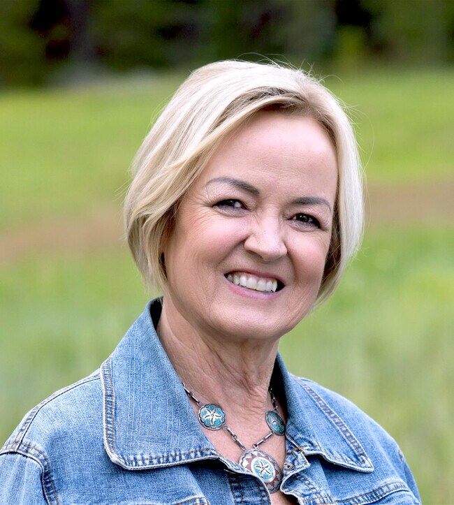 Nancy Lynch